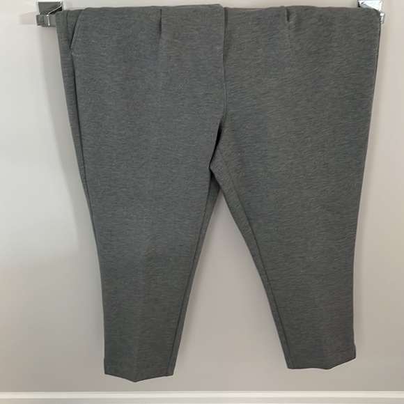 Addition Elle ‘scuba’ style 7/8 length pants, size 20 - Picture 5 of 6